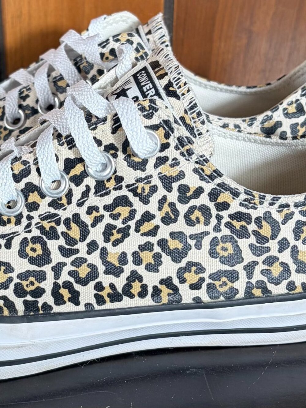Converse Chuck Taylor All Star Low Top Canvas Leopard Print Sneakers M9 W11